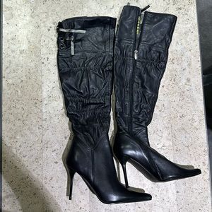 Brand new Black Popushier knee high boots size 39
Leather